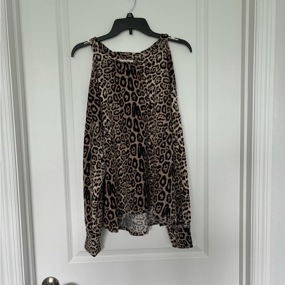 Umgee Leopard Print Cold Shoulder Long Sleeve Top Womens Small